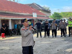 Dukung Progam Presiden Prabowo, Polri – TNI dan Pemkab Way Kanan Gelar Kurve Bersihkan Lingkungan di Pasar Km. 02